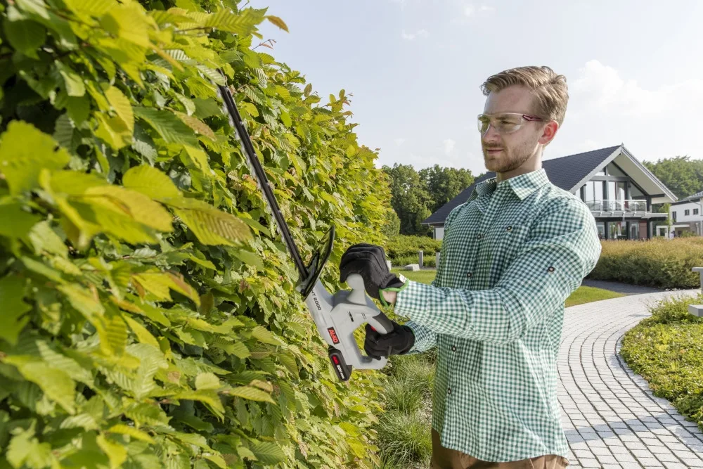 Akumulátorové nůžky na živý plot AL-KO 18 V HT 2000